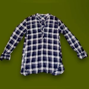 saks fifth avenue button down long sleeve shirt | size:S | women